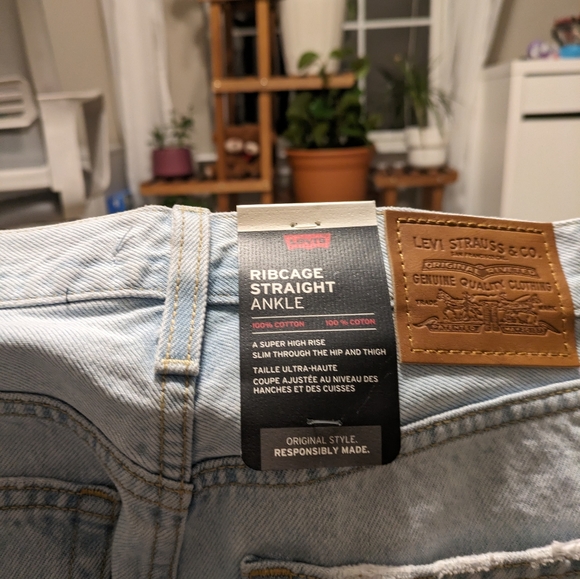 Levi's Ribcage - Picture 3 of 7